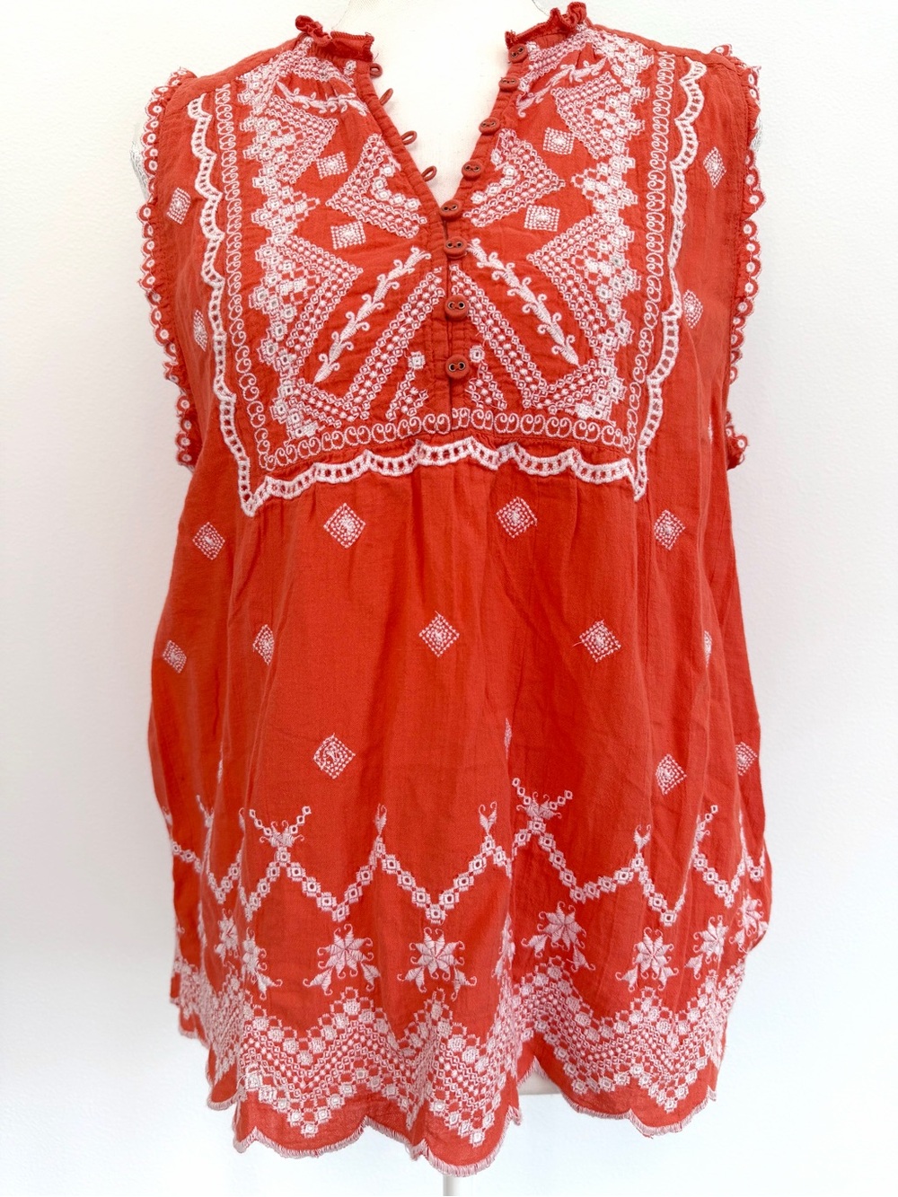 Sundance Sleeveless Embroidered Top  Orange and White Size Large